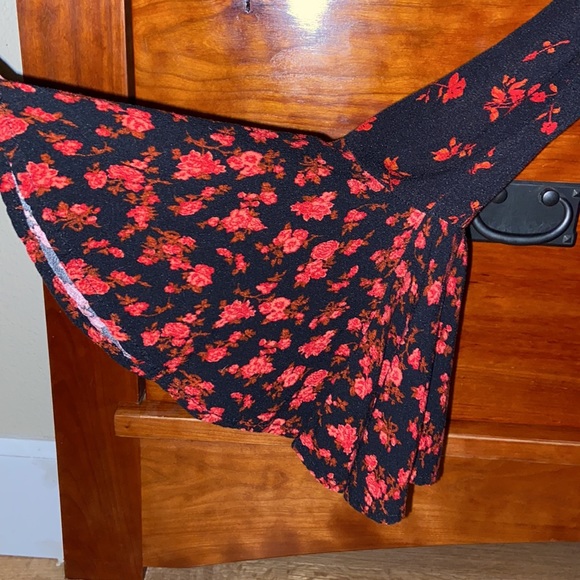Romantic Black Red Floral Sexy Date Night Blouse Bell Sleeves Ruffled Ruffles S - Picture 10 of 13